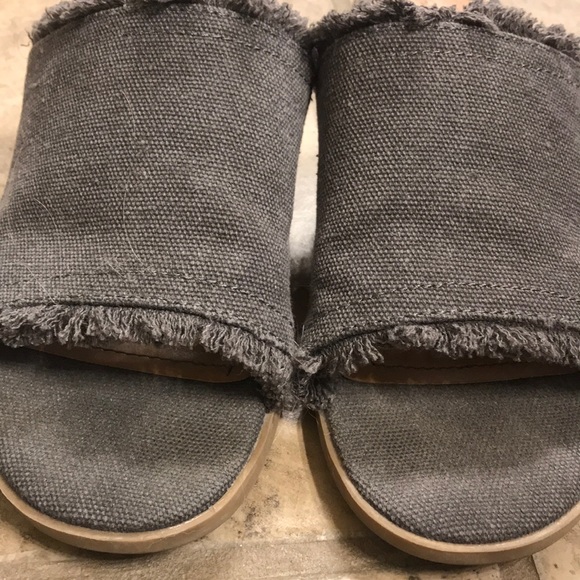 Sandals - Picture 4 of 4